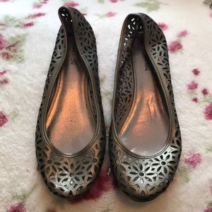 NWOT Kenneth Cold Reaction Flats